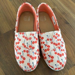 Toms Alpargata Youth Shoe (Fits Womens 8)